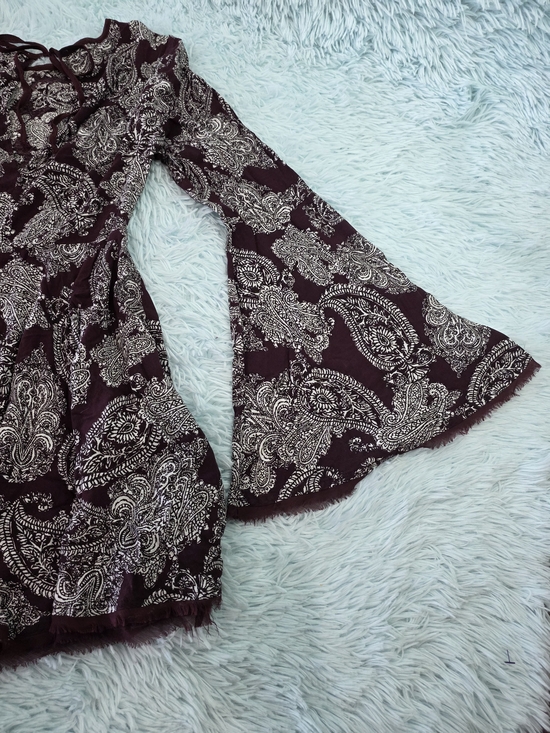 Ecote Urban Outfitters Sascha Bell Sleeve Paisley Mini Dress Maroon 6 Ecote Urban Outfitters Sascha Bell Sleeve Paisley Mini Dress Maroon 6